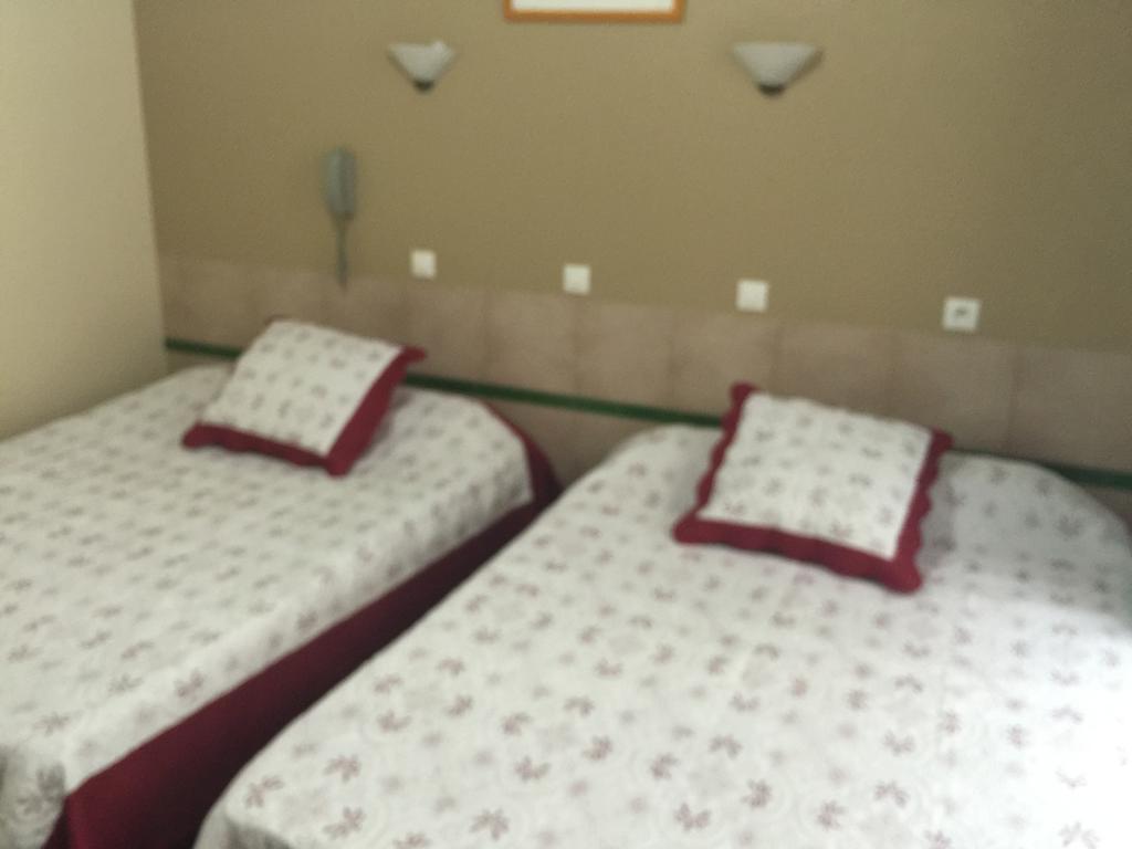Hotel Jarry Confort Paris Luaran gambar